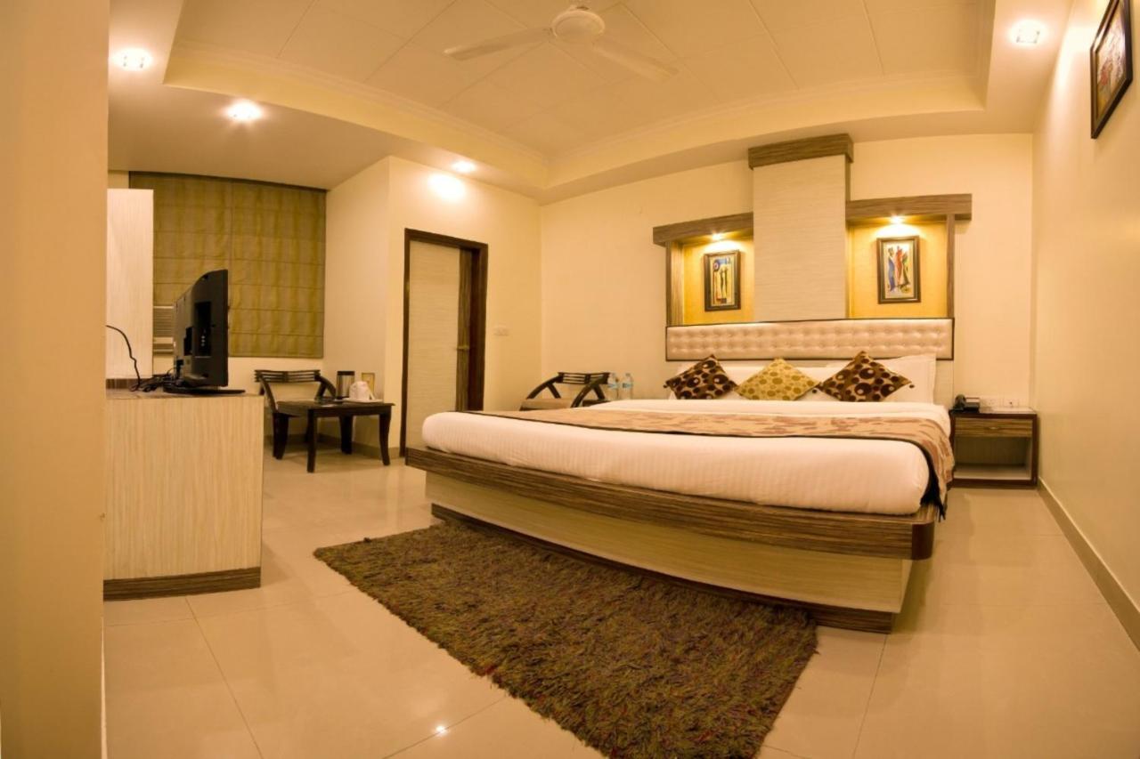 The Aster Karol Bagh Homely Atmosphere New Delhi Exterior photo
