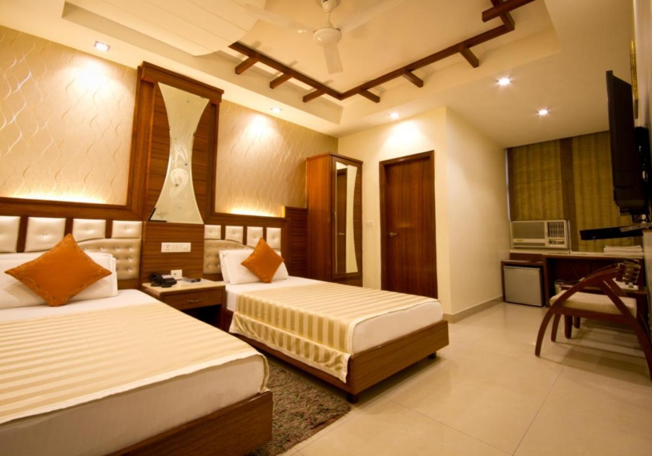 The Aster Karol Bagh Homely Atmosphere New Delhi Exterior photo