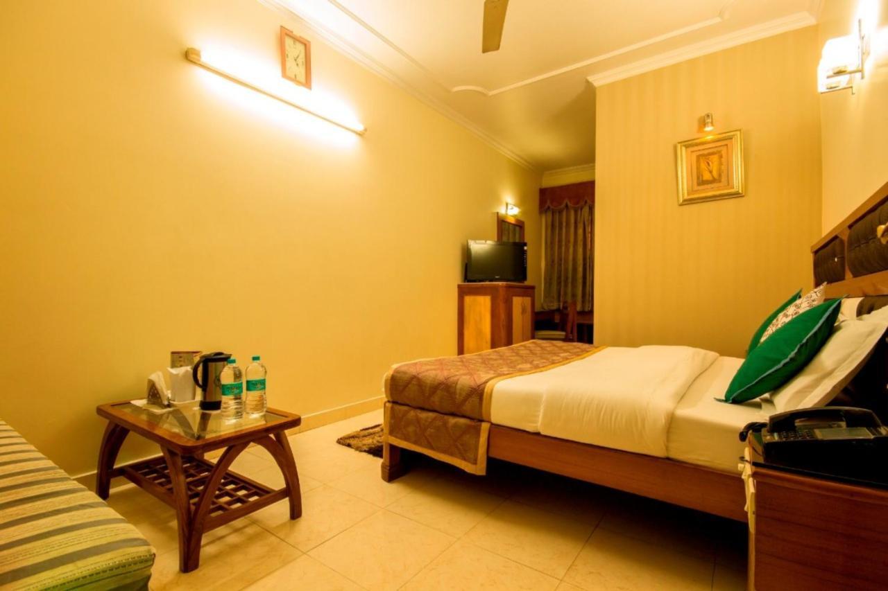 The Aster Karol Bagh Homely Atmosphere New Delhi Exterior photo