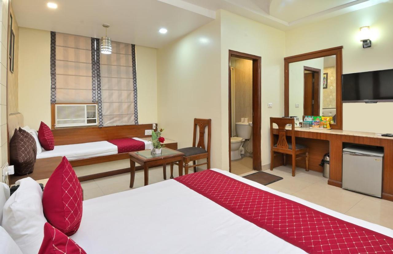 The Aster Karol Bagh Homely Atmosphere New Delhi Exterior photo